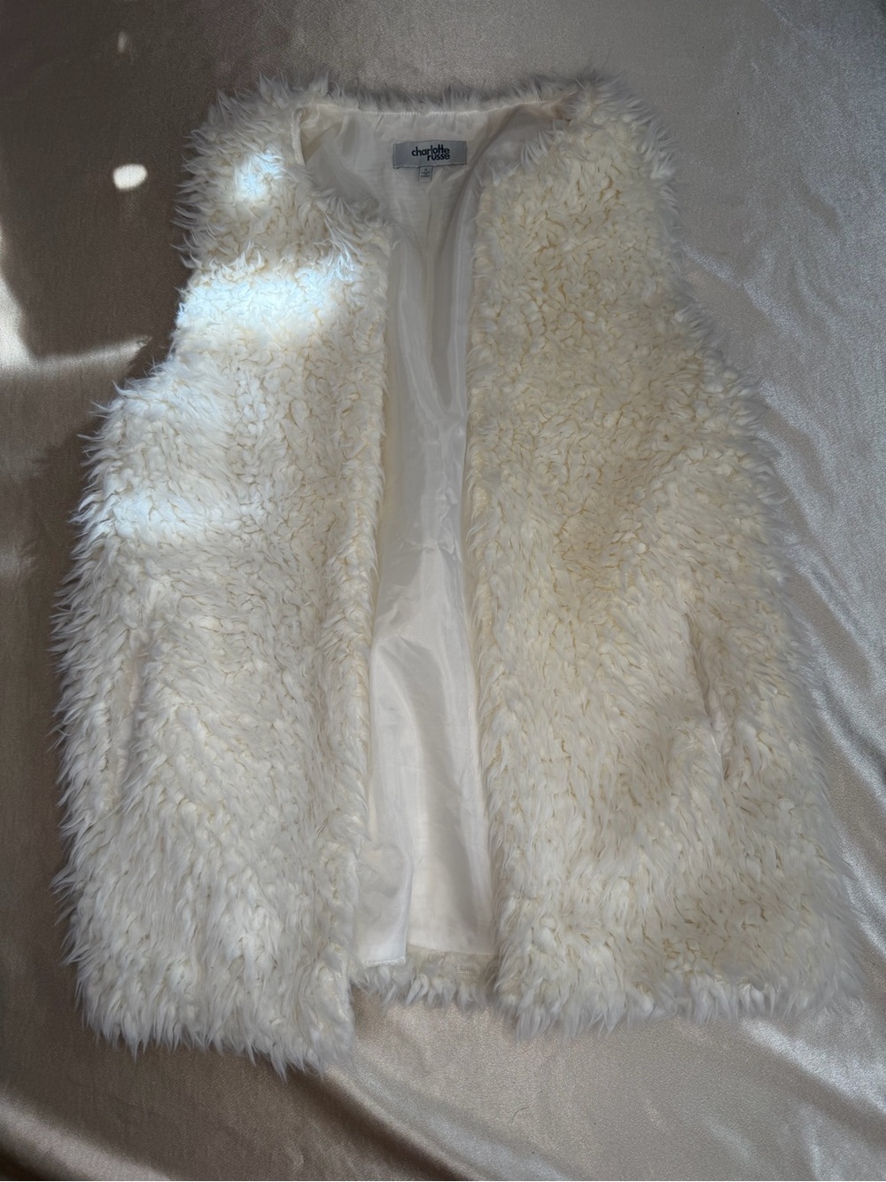 Charlotte Russe White Faux Fur Shaggy Vest Size L